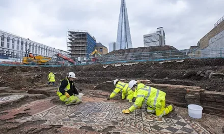 El mayor mosaico romano en Reino Unido surge en una obra junto al Puente de Londres