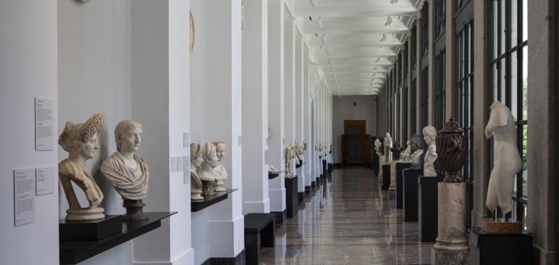 El Prado repasa dos siglos de escultura en un nuevo espacio con luz natural