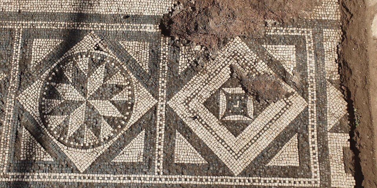 Aparecen en las excavaciones de Pompeya mosaicos perfectamente conservados