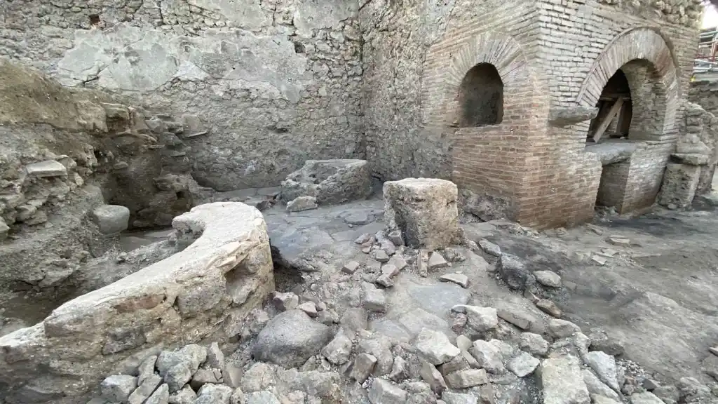 Sensacional hallazgo en Pompeya: una panadería-cárcel donde los esclavos y los burros hacían pan