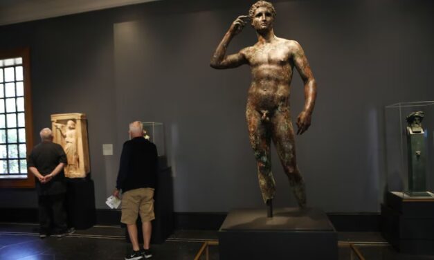 Italia tiene derecho a confiscar el Atleta Victorioso de Lisipo, expuesto en un museo de California