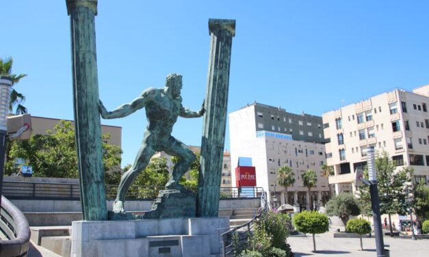 Ceuta cuenta con las esculturas más grandes del mundo de mitología clásica