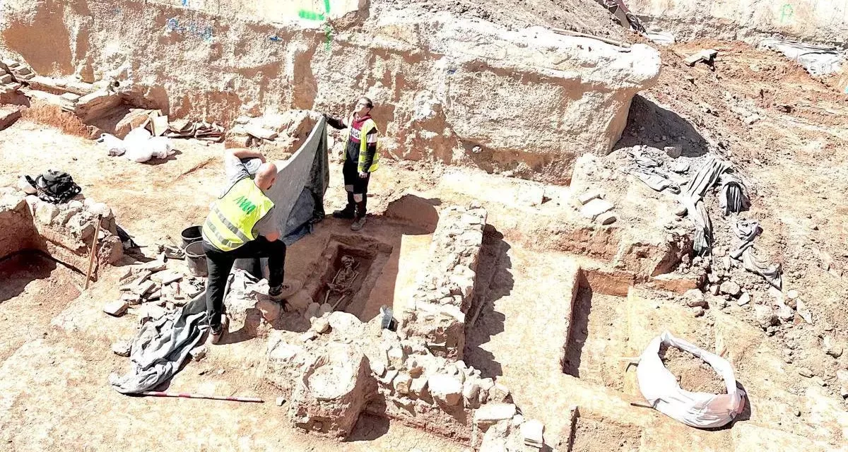Las obras del metro de Málaga sacan a la luz más de 600 tumbas romanas en la gran necrópolis de la calle Hilera